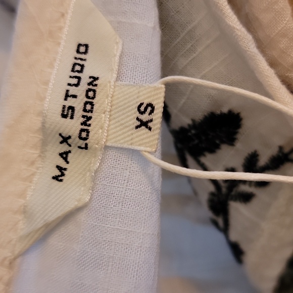 Max Studio London cream boxy blouse short sleeves & embellished mandarin collar - Picture 9 of 9